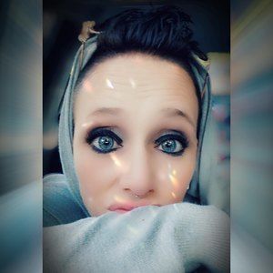 Meet your Posher, Traci